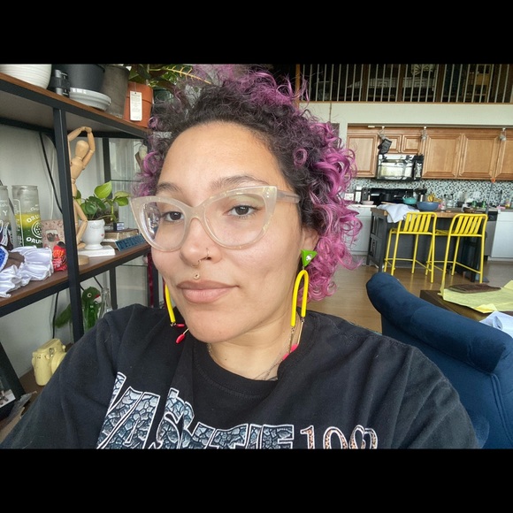 Meet your Posher, Jessica - Picture 1 of 1